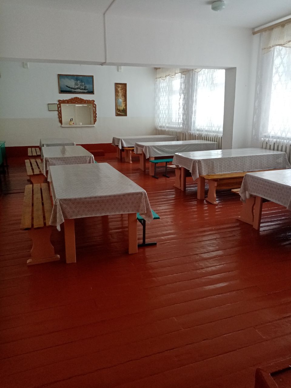 Обеденный зал Обеденный зал.